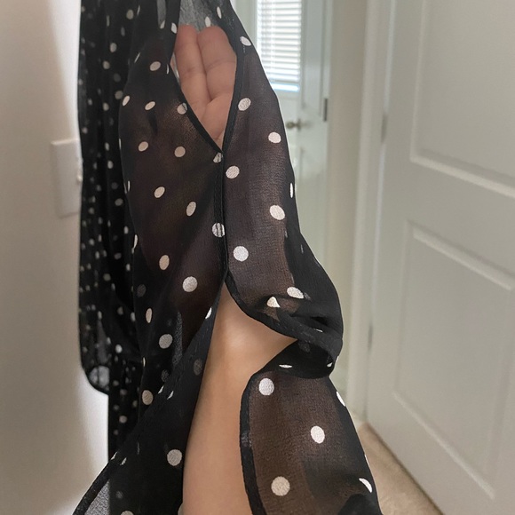 Beautiful dress. - Picture 6 of 7